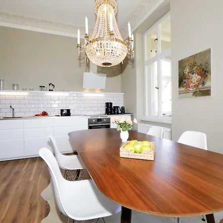 Ruthenberg Apartment *