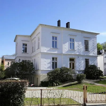 Ruthenberg Apartment *